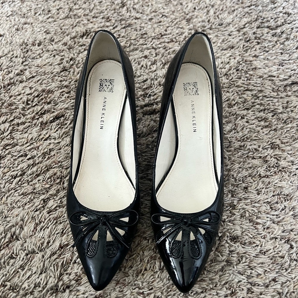 Anne Klein Black Patent Pointed Toe Flats with Bow Accent